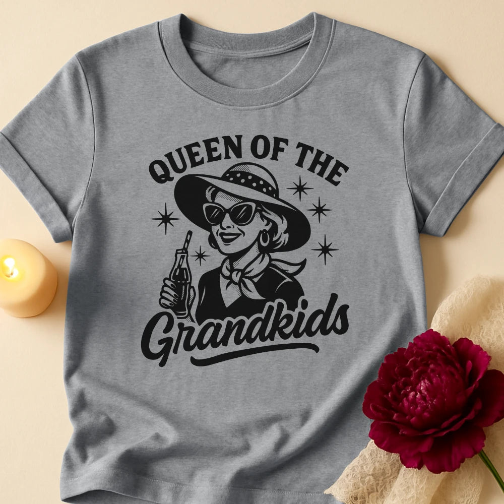 Grandkids Queen Grandma T-Shirt