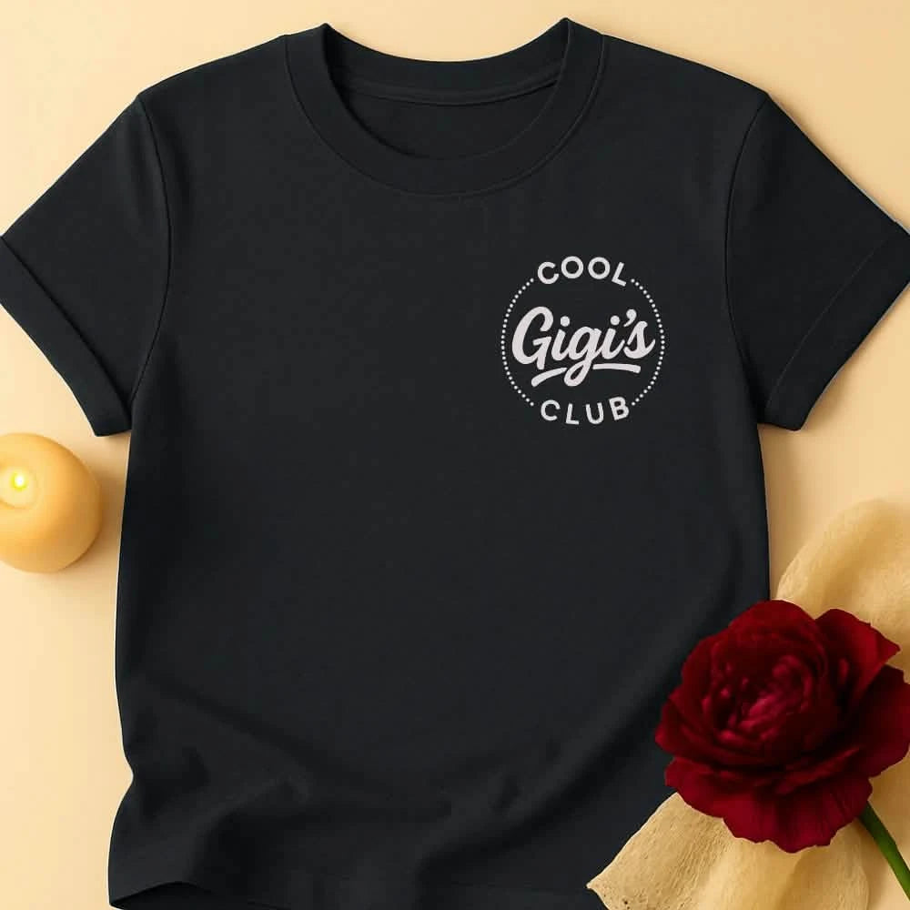 Badge Gigi Grandma T-Shirt