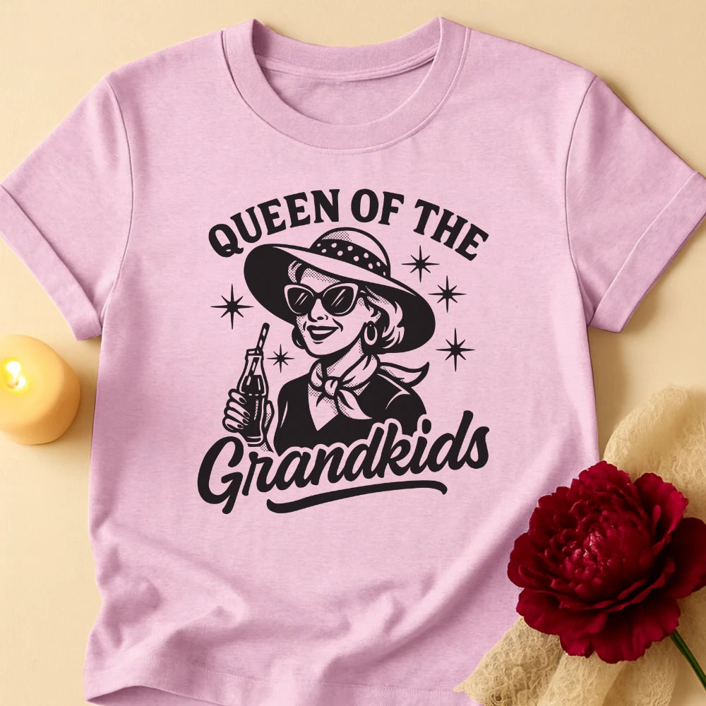 Grandkids Queen Grandma T-Shirt