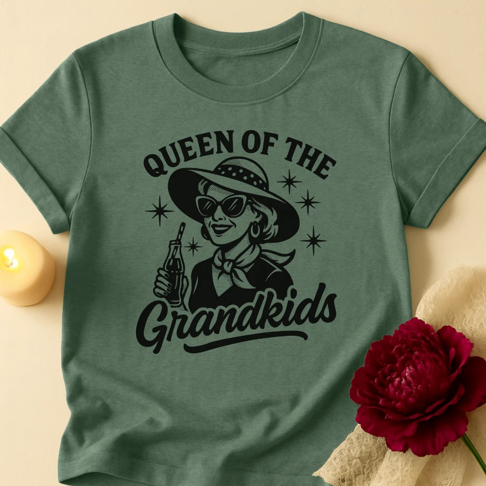 Grandkids Queen Grandma T-Shirt
